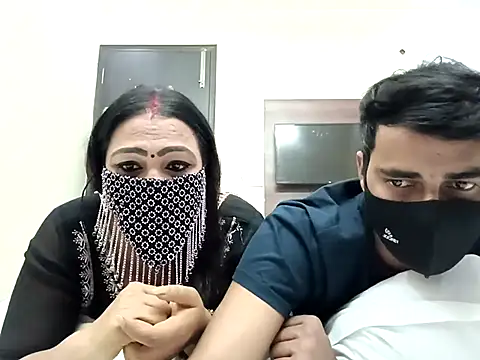 horny_milf_couple live sex cam