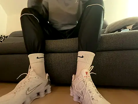 nikeaddicted2 live sex cam