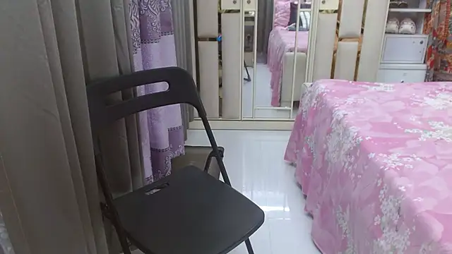 Lovelywife786 live sex cam