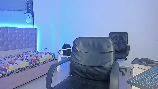 beiby_glow's cam snapshot