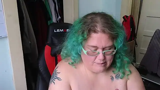 EmberCum live sex cam