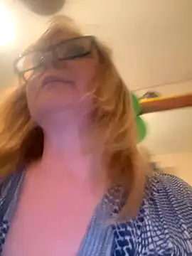 Irina2909@xh live sex cam