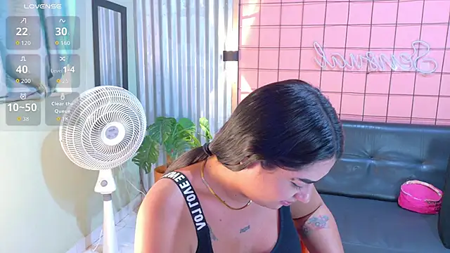 mensia_hernandz live sex cam