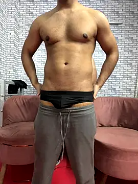 John_desihunk live sex cam