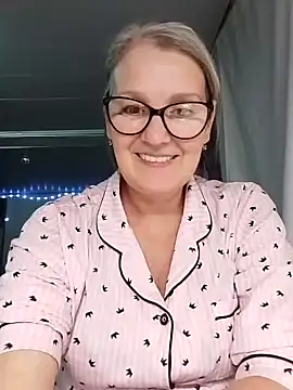 irinamaux live sex cam