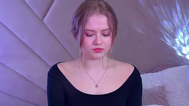 SelinSwarovski live sex cam