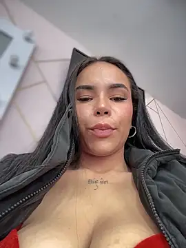 Naatalia live sex cam