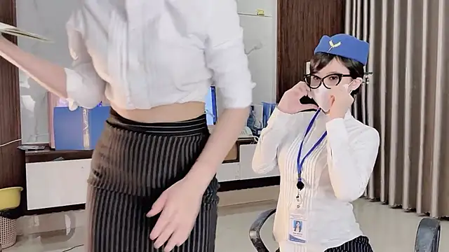 Mono-Stewardesss live sex cam