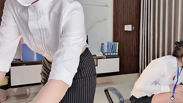 Mono-Stewardesss live sex cam