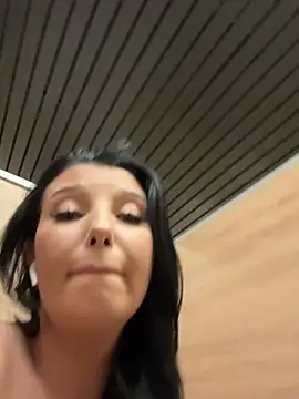 Tisha_Busty live sex cam