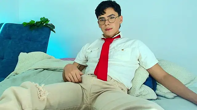 CamiiGuzmanX live sex cam