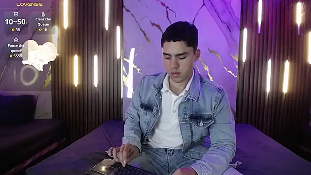 LiamNovak live sex cam