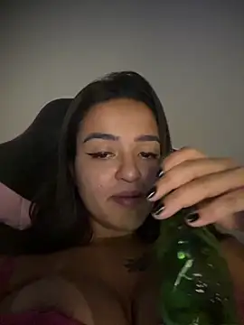 Manu_2002_ live sex cam