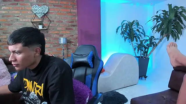 Hot_Threesomee live sex cam