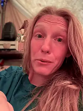 GoldenFlameGoddess live sex cam