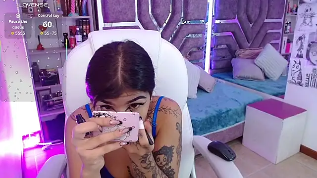 AliceWalker_11 live sex cam