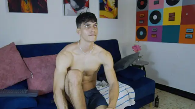 AlessioVitale live sex cam