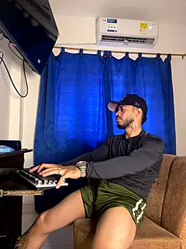 Kylian_Alessandro live sex cam