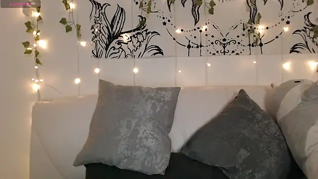 MandyMils live sex cam