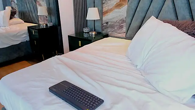 charlott_divine's cam snapshot