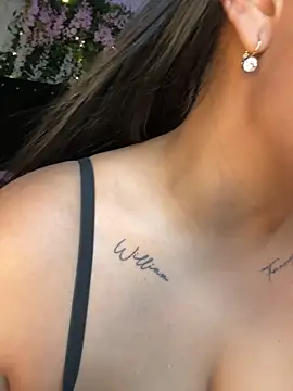 ArielleMillerr-'s cam snapshot