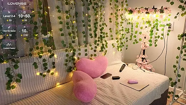 KiraBriis live sex cam