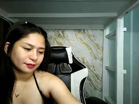 Mia_2022's cam snapshot