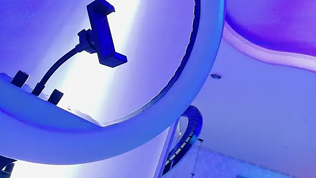 CARO_ADAMS1's cam snapshot