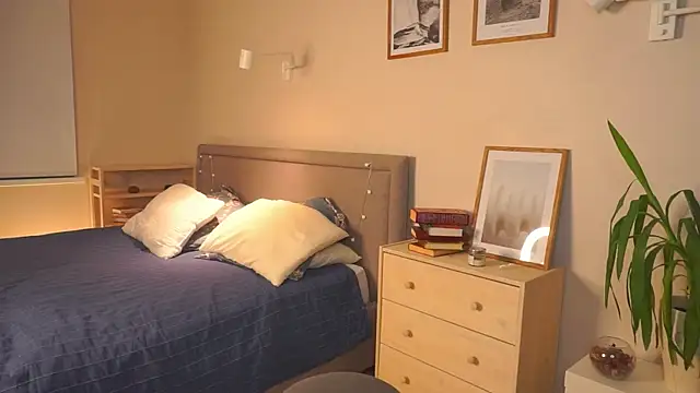 little_ollie's cam snapshot