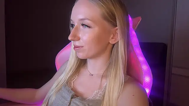 LaceDream's cam snapshot