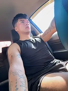 Logan_smith1 live sex cam