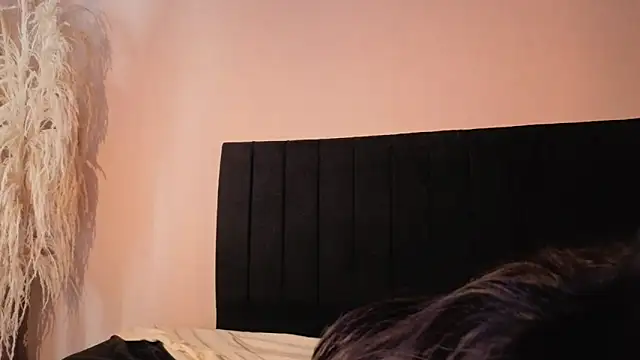 EmiGomez_'s cam snapshot