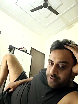 ITZ_GURU live sex cam