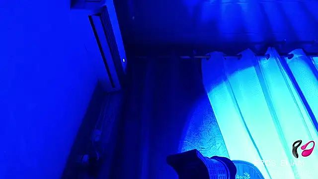 eroseliam live sex cam