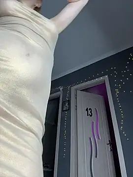 NickiLike live sex cam