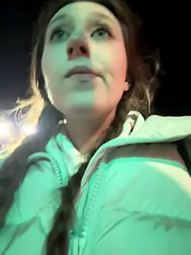 FroggyAnna live sex cam