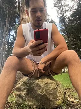 Leonardmoppet live sex cam