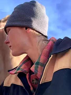 GoldenFlameGoddess live sex cam