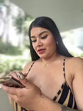 Issane_Peru live sex cam
