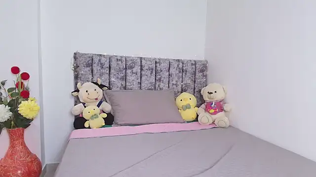 _emiily_pink live sex cam