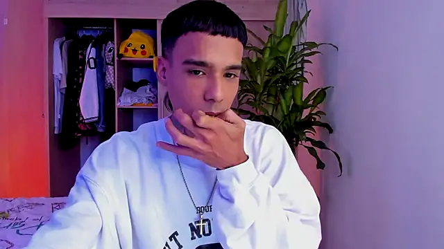 Damianwhite live sex cam