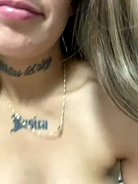 Miia_Hoot live sex cam