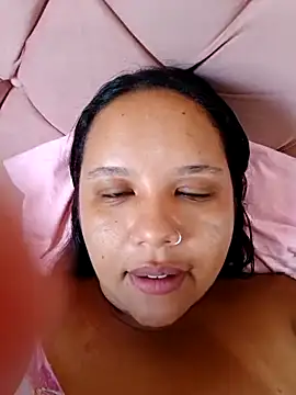 Bigostosa live sex cam