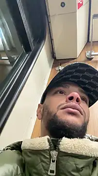 Lionayowe live sex cam