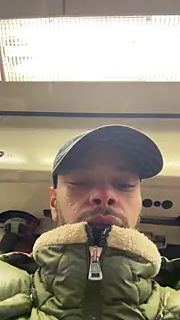 Lionayowe live sex cam