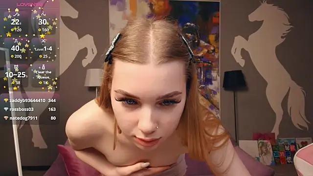 FloraBonde live sex cam