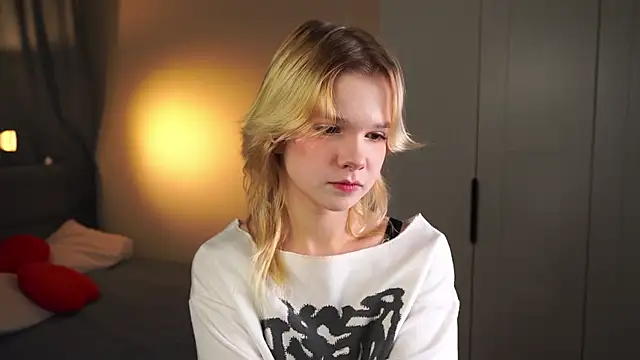 PhillisEsplin's cam snapshot