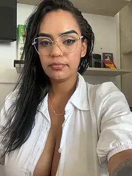 Sara-77 live sex cam