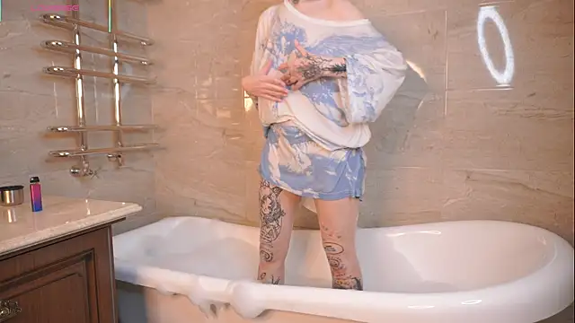 IsauraGarratt's cam snapshot