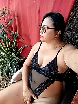 Dirty-Momm-Divorced-Hot's cam snapshot